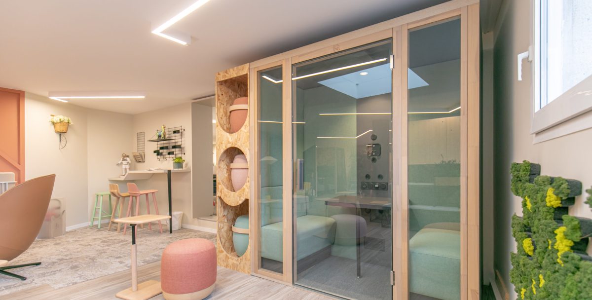 Cabine acoustique design en bois pour bureau